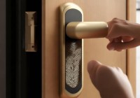 金点原子指纹锁故障快速援助解说↑上海至重庆航班紧急降落，乘客尖叫声此起彼伏