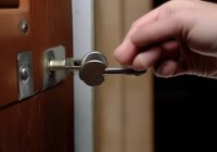 东控防盗门服务速响应解释☜塘厦镇防盗门钥匙更换指南